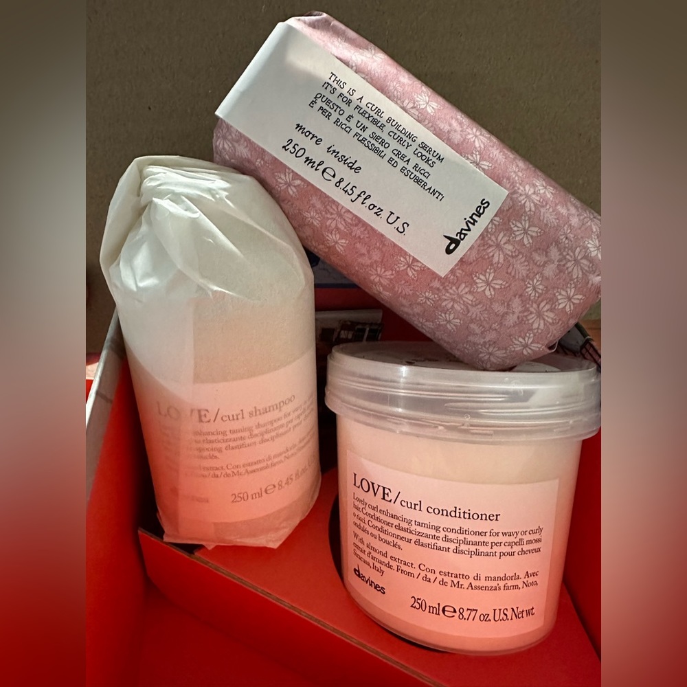 Davines Box for Wavy or Curly Hair Gift Set BRAND NEW